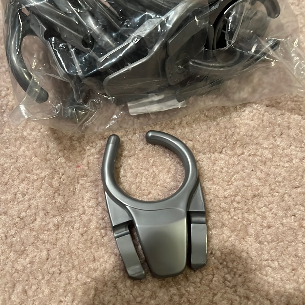 NIB 12pc Wine Glass Holder Buffet Stand Up Plate Maid Clip